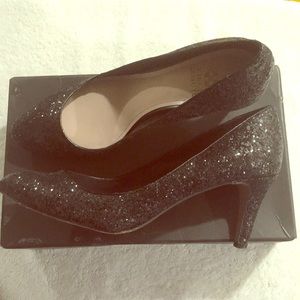 Vince Camuto glitter pumps black